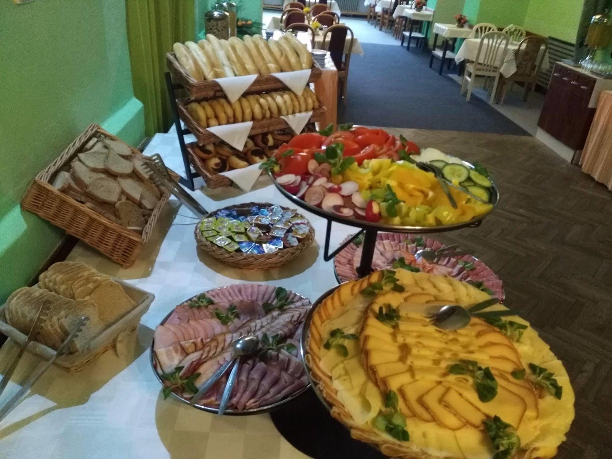 Wellness Hotel Hana Mariánské Lázně Exteriör bild