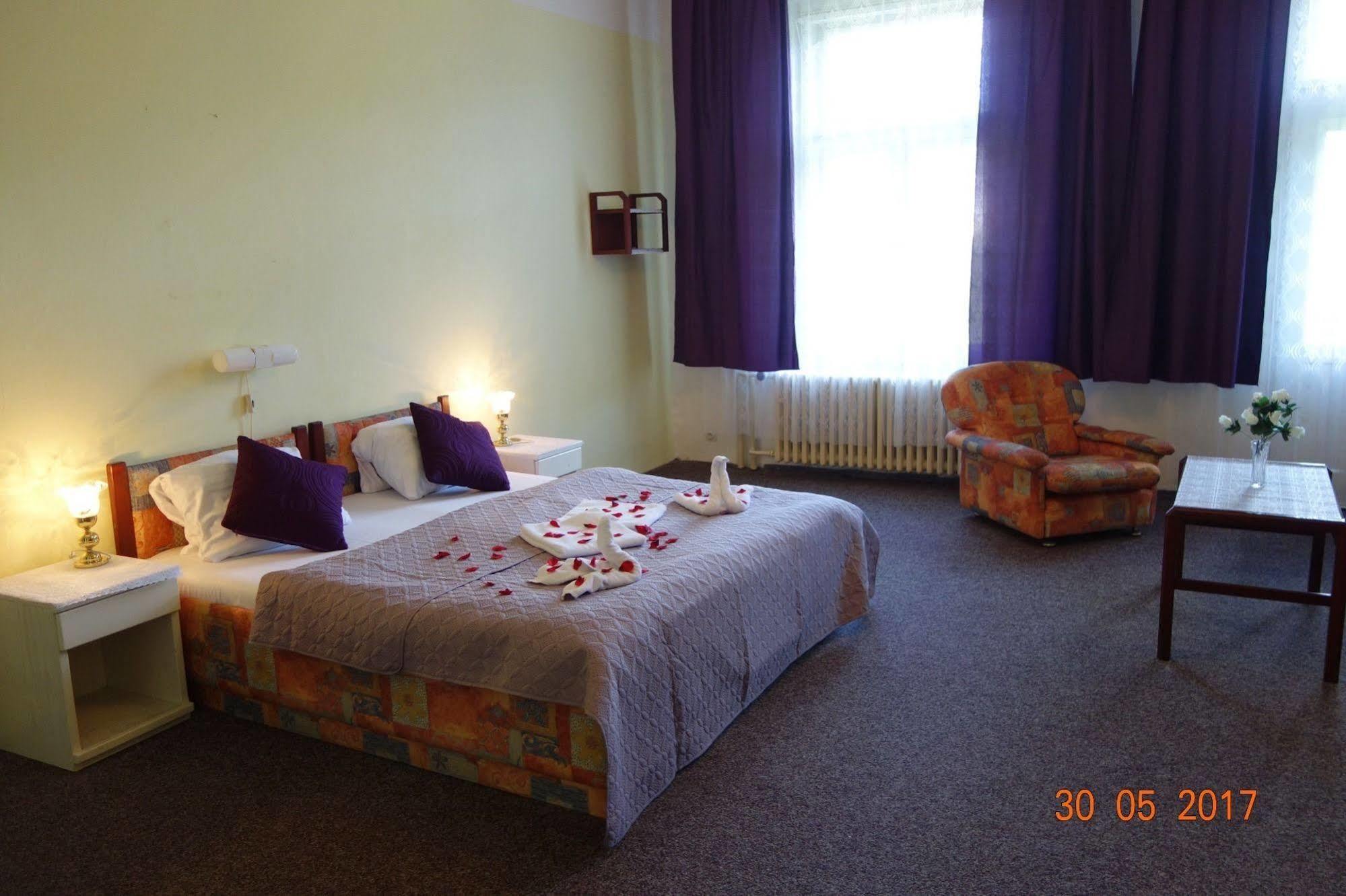 Wellness Hotel Hana Mariánské Lázně Exteriör bild